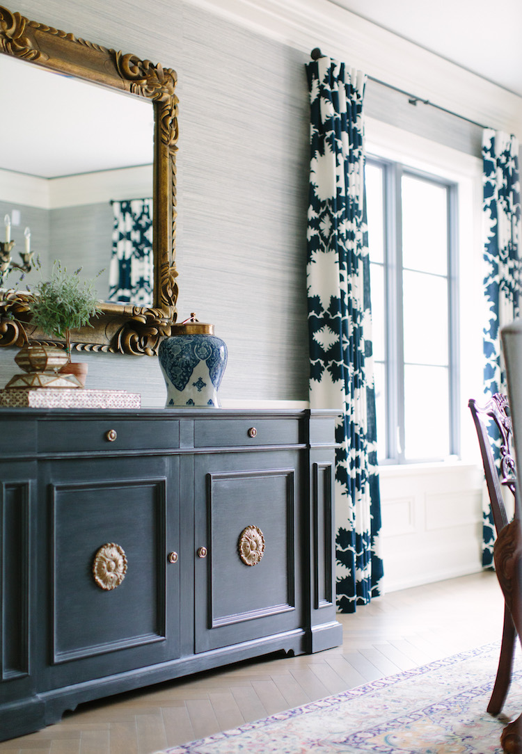 kate-marker- schumacher-draperies-window-treatments-Elegant-dining-room