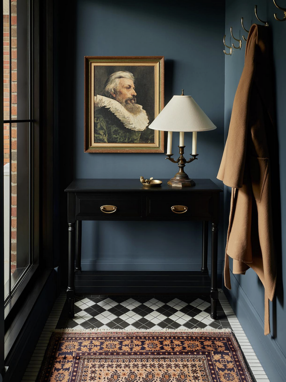 Blanc Marine Living on Instagram - Fabulous wall color - Benjamin Moore In the Midnight Hour 1666