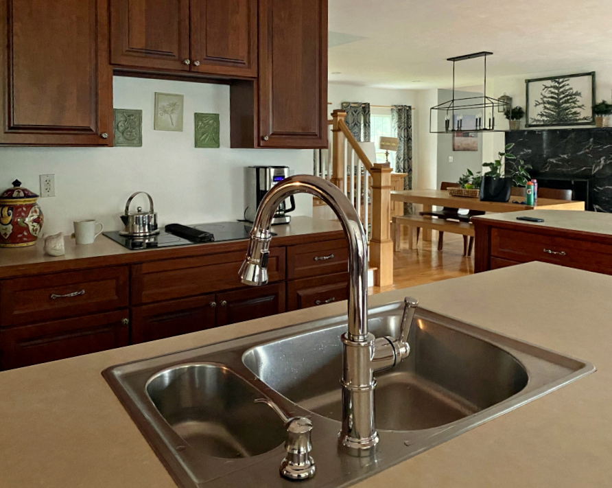 kitchen cooktop, sink, dining room