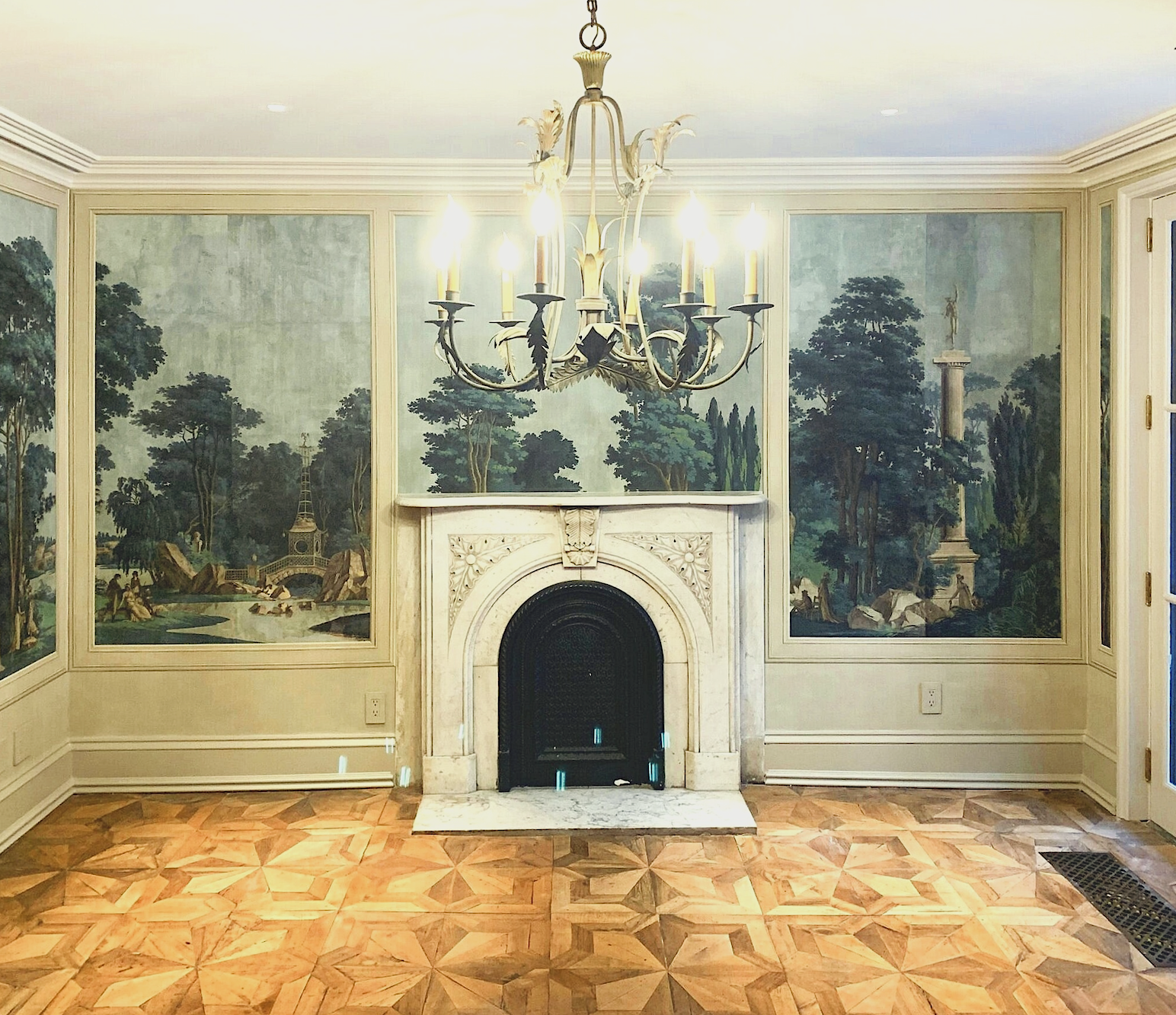 Scenic Wallpaper - Jardin Anglais Dufour antique verdure mural